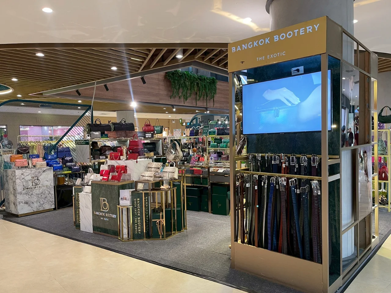 Bangkok Bootery Jungceylon store interior