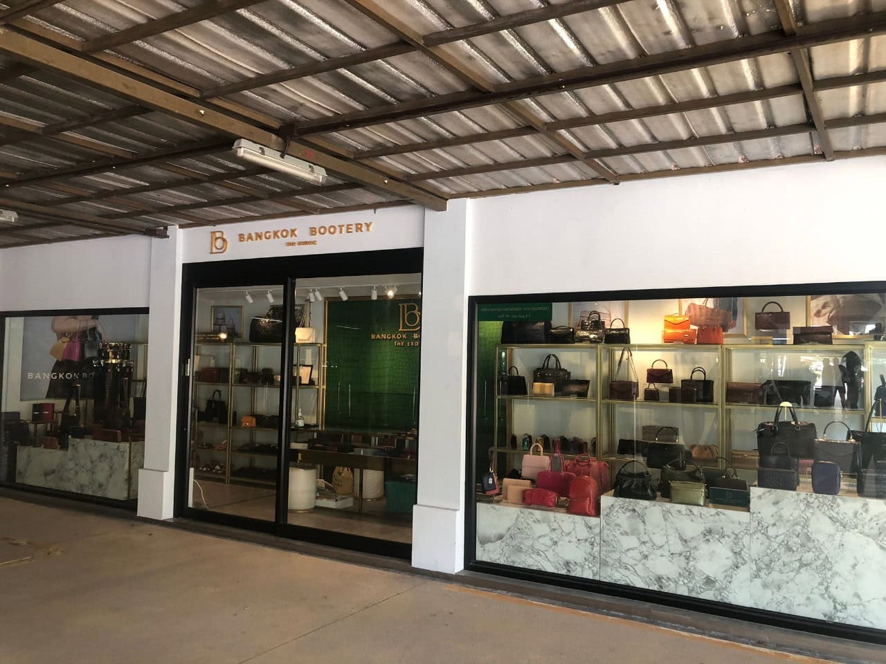 Bangkok Bootery Samui Airport store
